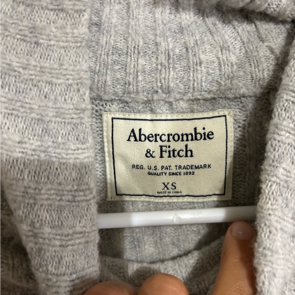 Abercrombie & Fitch XS Turtle Neck Sweater- Light Gray - Picture 7 of 13
